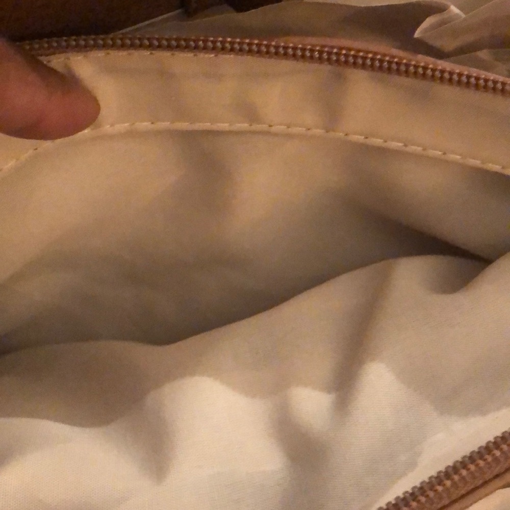 Brand new maurices purse. With brown sandals. - Picture 4 of 8